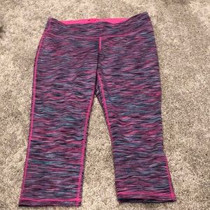 Brand new never worn cropped leggings